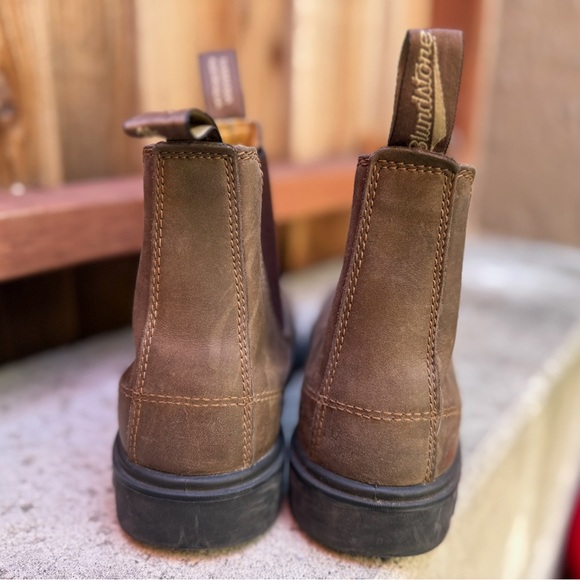Blundstone 1306 Rustic Brown Chelsea Boots (Men’s 9 US)
